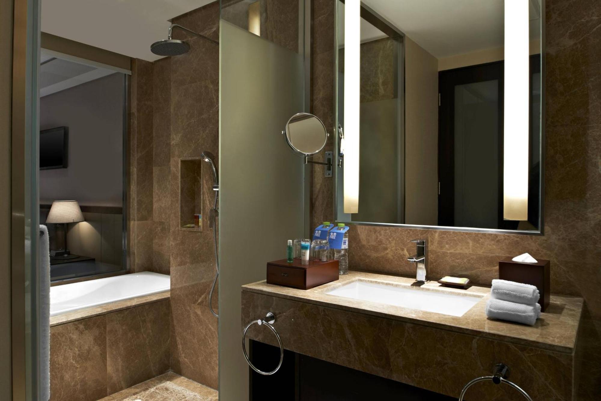 Four Points By Sheraton Qingdao, West Coast Exterior foto