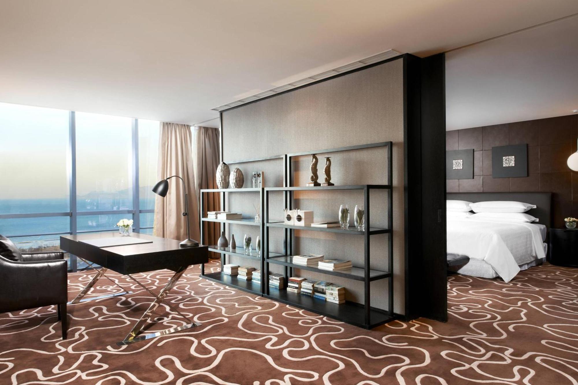 Four Points By Sheraton Qingdao, West Coast Exterior foto