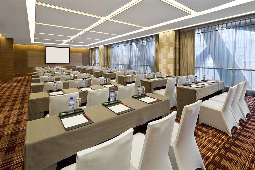 Four Points By Sheraton Qingdao, West Coast Exterior foto