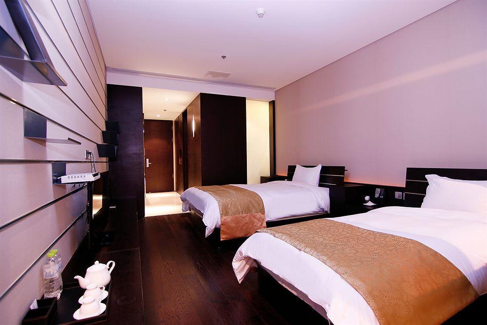 Four Points By Sheraton Qingdao, West Coast Exterior foto